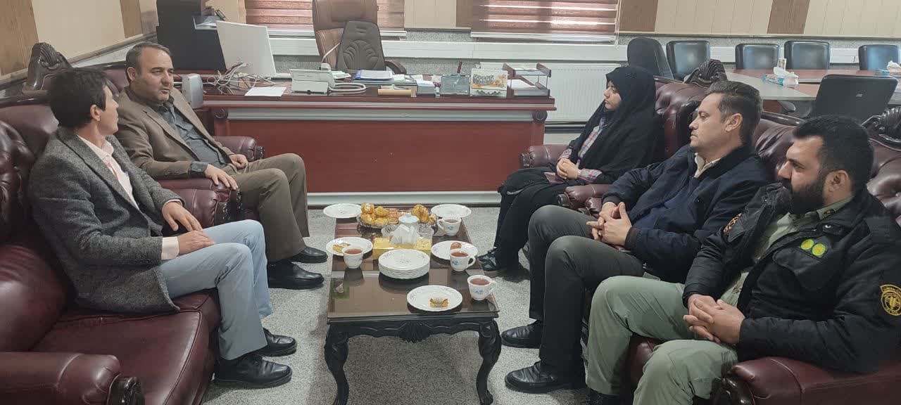 دیدار رئیس اداره محیط زیست با فرماندار