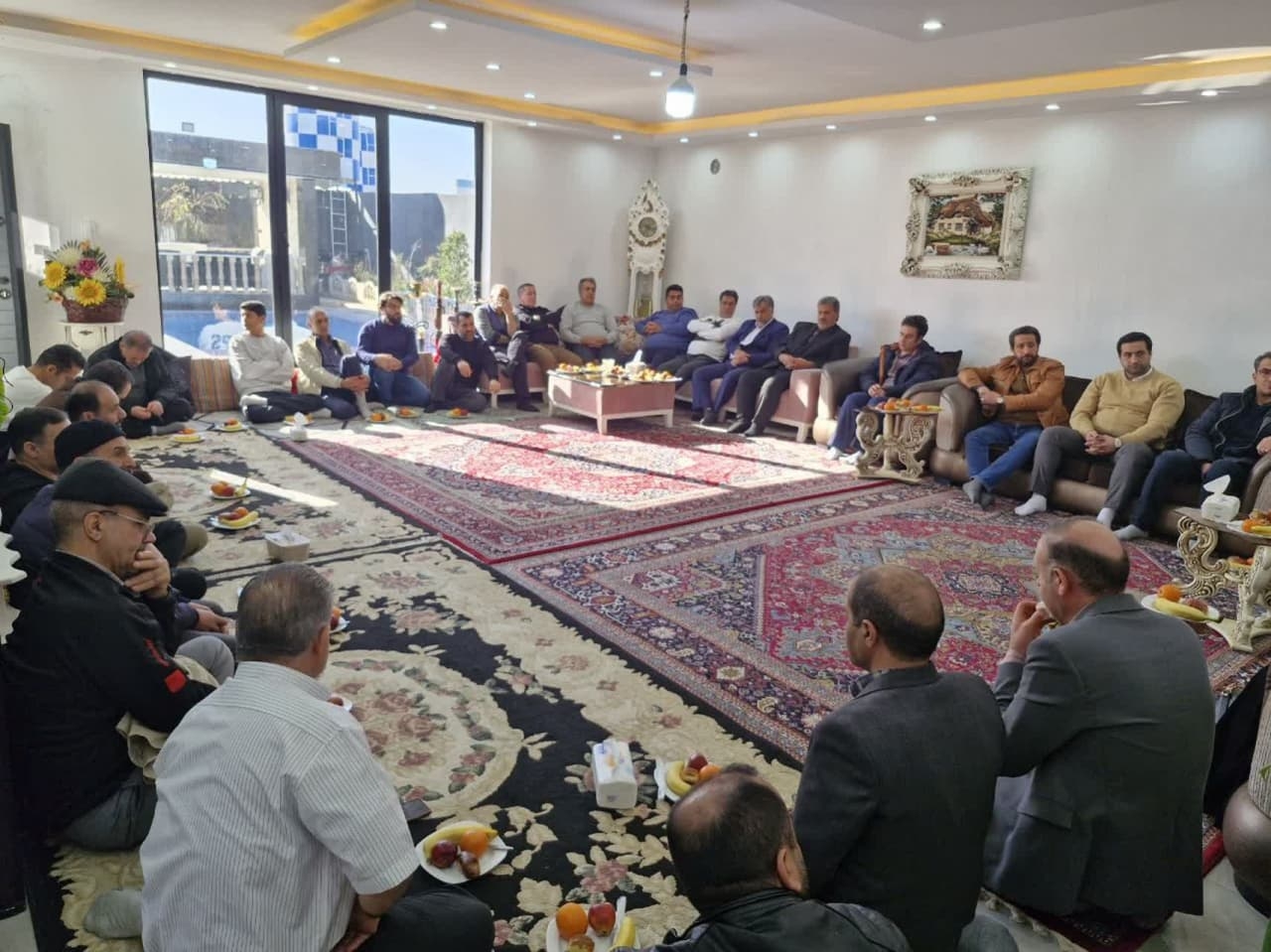 نشست هم اندیشی سرپرست فرمانداری با فعالان اقتصادی روستای خشتیجان ( مقیم تهران و کرج ) شهرستان خمین برگزار شد