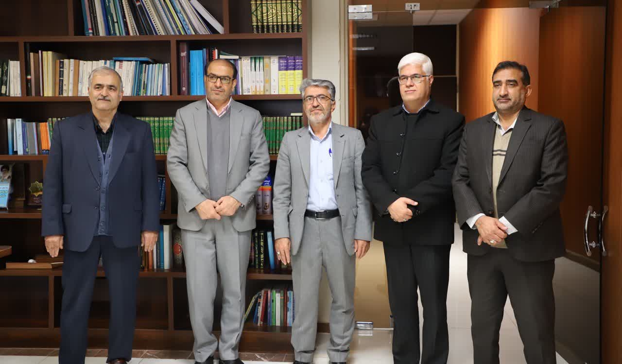 دیدار مدیرکل بنیاد شهید و امور ایثارگران استان مرکزی با دکتر حمیدی سرپرست فرمانداری شهرستان اراک