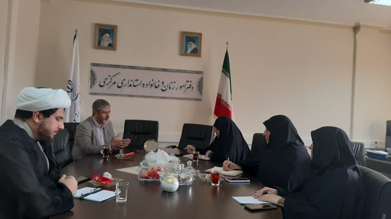 جلسه برنامه ریزی دوره آموزشی تکمیلی حفظ حیات جنین به ریاست مفتح زاده  مدیر کل امور زنان و خانواده  استانداری  تشکیل شد .