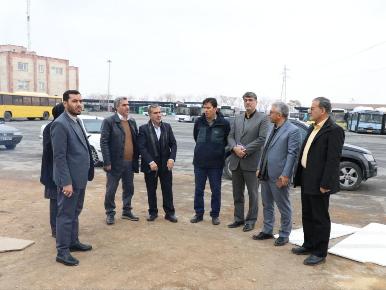 بازدید از محل احداث ایستگاه شارژ اتوبوس های برقی در توقفگاه اتوبوسرانی