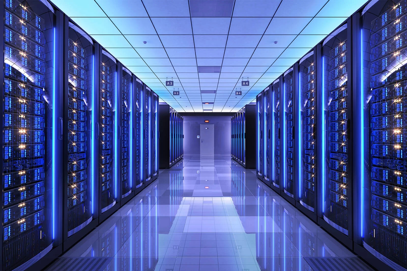 بازدید پزشگ نیا مدیرکل محترم پدافند غیر عامل به همراه لطفی مدیرعامل محترم شرکت مخابرات منطقه مرکزی ، از مرکز دیتاسنتر