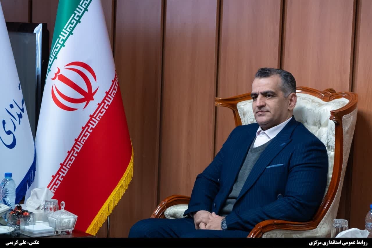 دیدار رئیس فدراسیون انجمن‌های ورزش‌های رزمی کشور با استاندار مرکزی