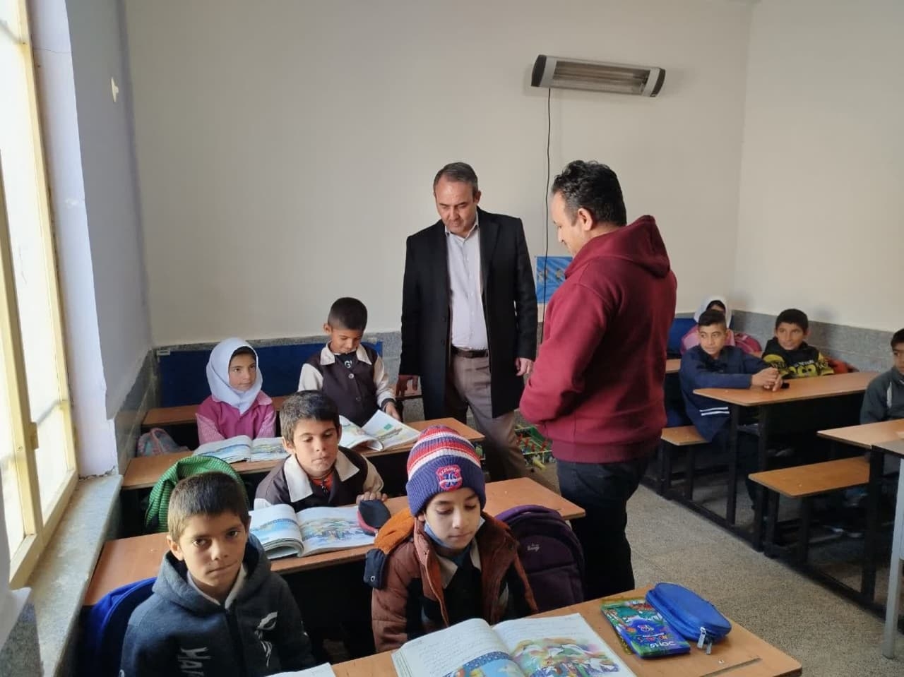 بازدید  از مدرسه روستای عشایری خانکهریز بخش زاویه