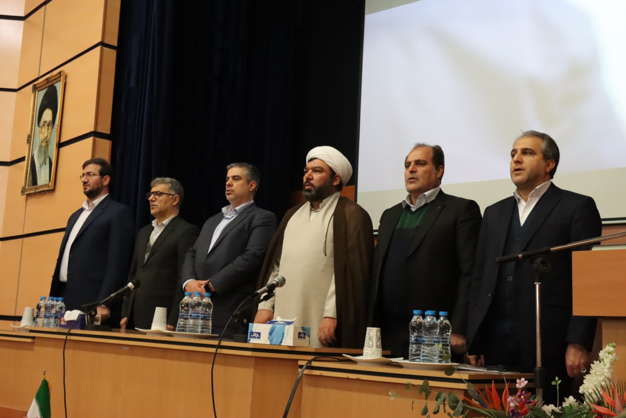 آیین تکریم و معارفه فرماندار ویژه شهرستان ساوه با حضور دکتر زندیه وکیلی استاندار محترم مرکزی ، حجت‌الاسلام سبزی نماینده مردم ساوه و زرندیه در مجلس شورای اسلامی و اعضای محترم شورای اداری برگزار شد.