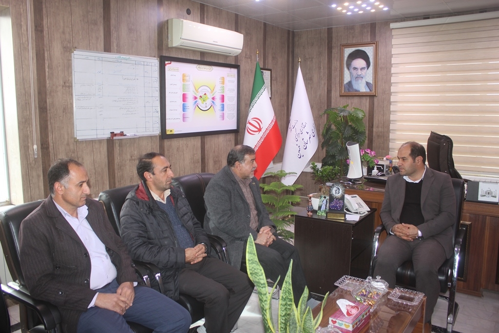 رئیس مرکز تحقیقات و آموزش کشاورزی و منابع طبیعی استان با سرپرست فرمانداری شهرستان خمین دیدار کرد