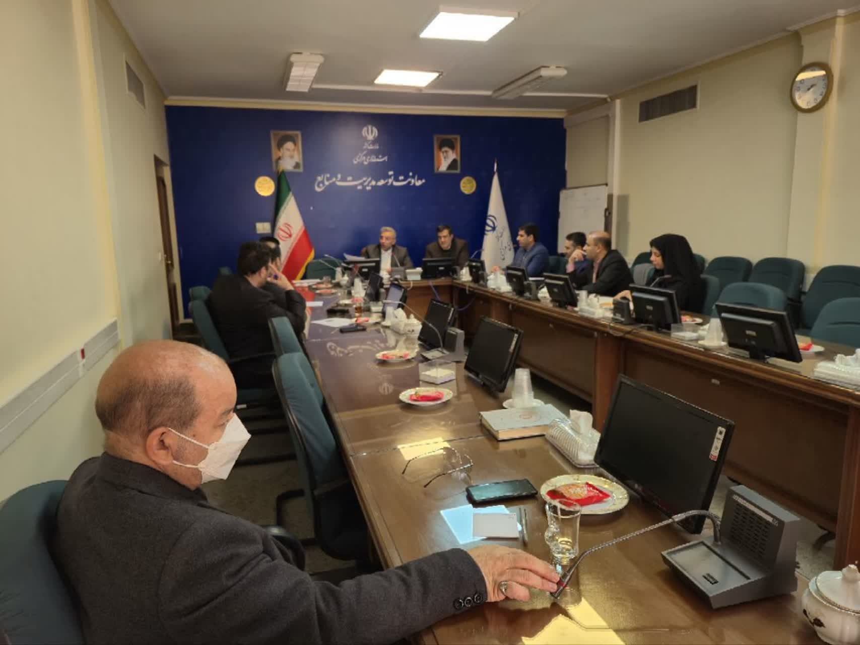 با حضور علیرضا حسنی،.        مدیرکل امور اداری و مالی