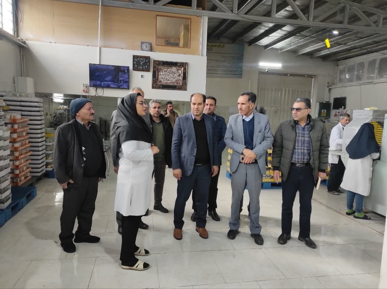 سرپرست فرمانداری و نماینده مردم خمین در مجلس از شرکت بسته بندی عسل سالار خمین بازدید کردند