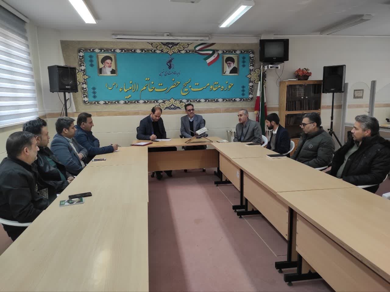 سرپرست فرمانداری و نماینده مردم خمین در مجلس از شرکت تعاونی گل و گیاه خمین بازدید کردند