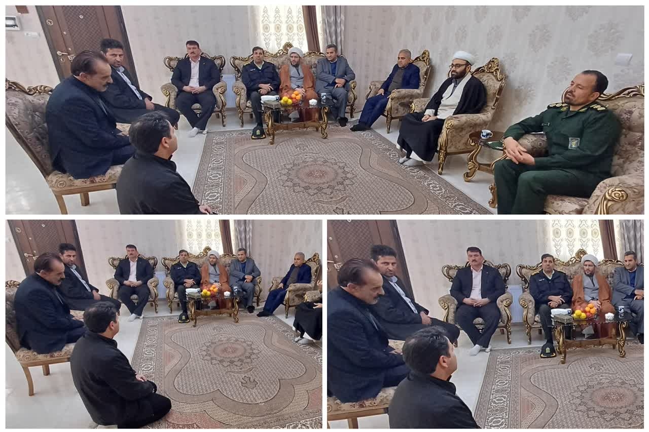 دیدار و سرکشی دکتر مددی سرپرست فرمانداری به اتفاق همراهان  از خانواده جانباز  دفاع مقدس احمد قابضی