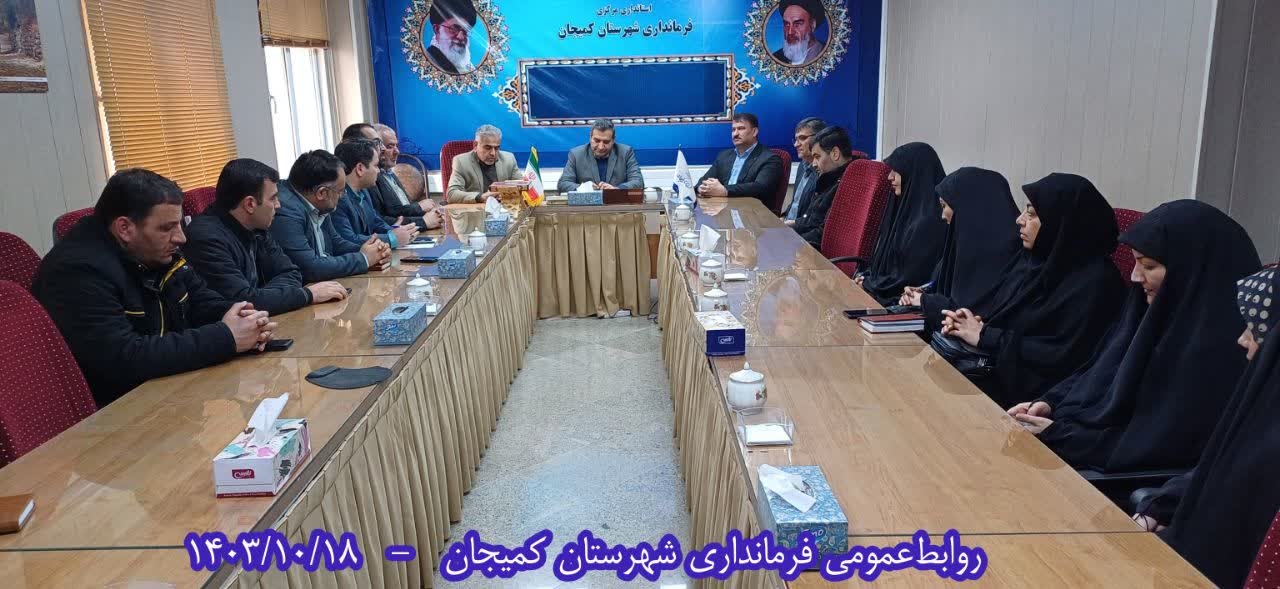 دیدار  دکتر مددی سرپرست فرمانداری شهرستان کمیجان با فرزندان شاهد