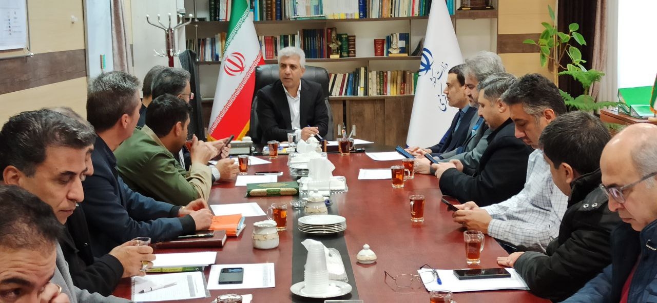 جلسه واگذاری ساختگاه های منتخب به سرمایه گذاران جهت احداث نیروگاه خورشیدی برگزار شد.