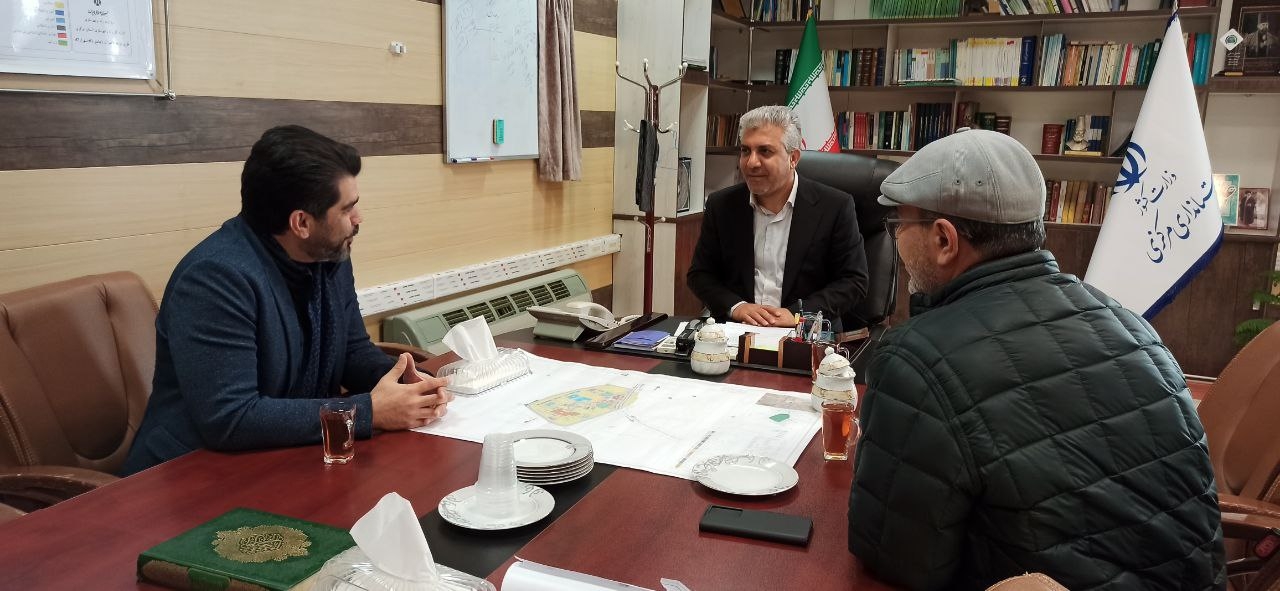 جلسه بررسی نحوه سرمایه گذاری در بخش گردشگری شهرستان ساوه برگزار شد.