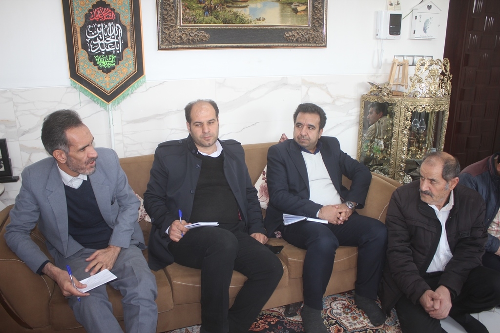 نشست بررسی مسائل و مشکلات روستای سده حمزه لو شهرستان خمین برگزار شد