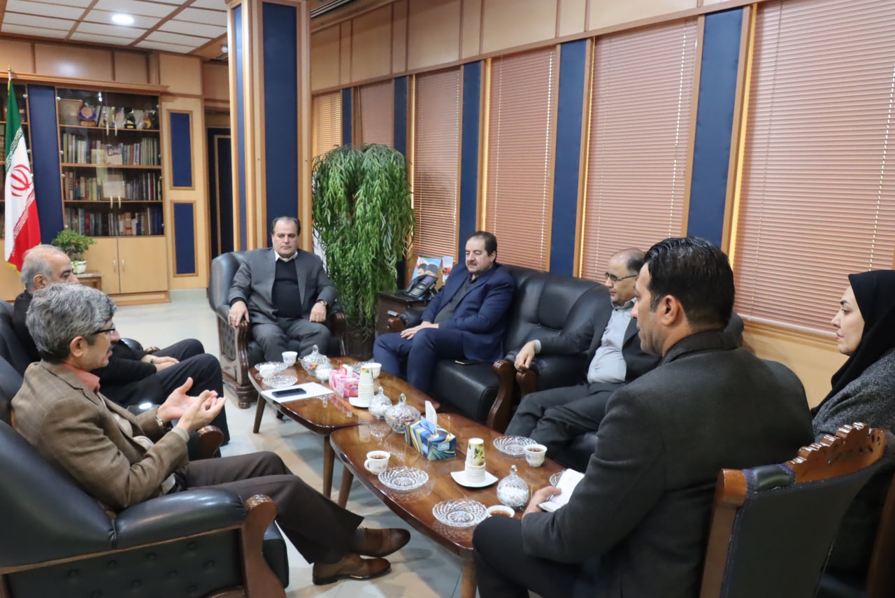 مدیران دستگاه ها و ادارات شهرستان با برنامه ریزی اولویت های مدون در جلسات حضور یابند