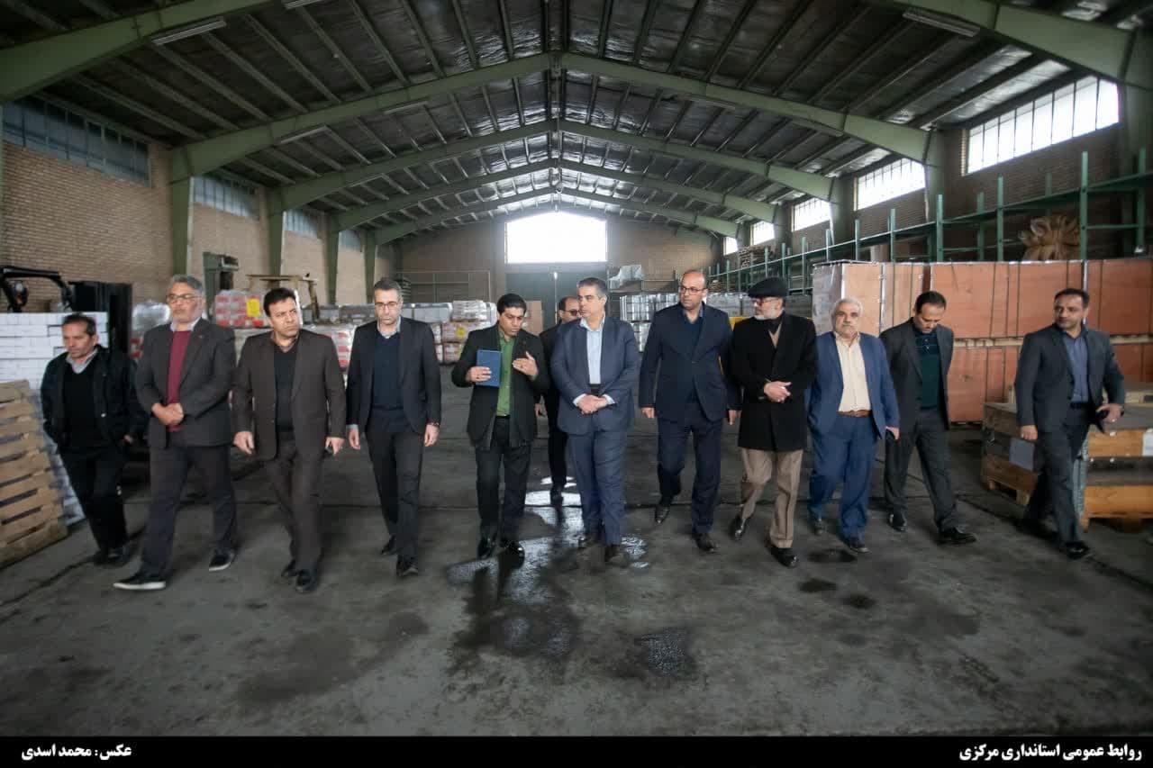 بازدید استاندار مرکزی از اداره کل گمرکات/ افزایش ۲۵ درصدی صادرات غیرنفتی استان مرکزی