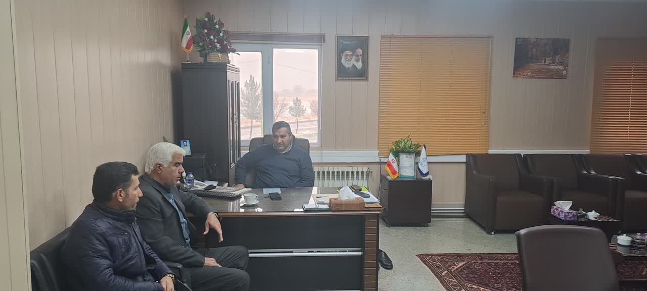 نشست  شورای اسلامی و دهیار اسفندان با سرپرست فرمانداری
