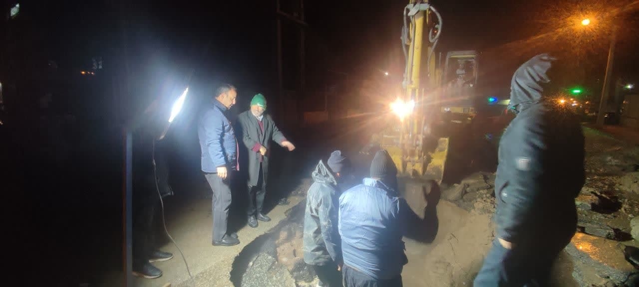 بازدید فرماندار  از روند بهسازی و تعمیر خط لوله اصلی انتقال آب شرب شهر مأمونیه