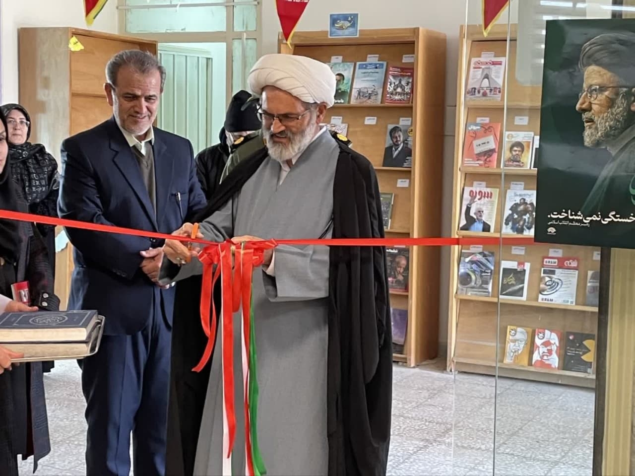 افتتاح نمایشگاه کتاب در شهر پرندک