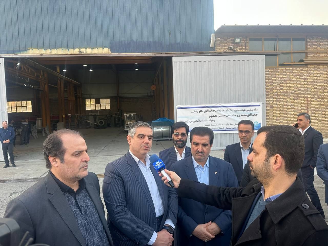 توسعه با مشارکت مردم و بخش خصوصی محقق می شود.