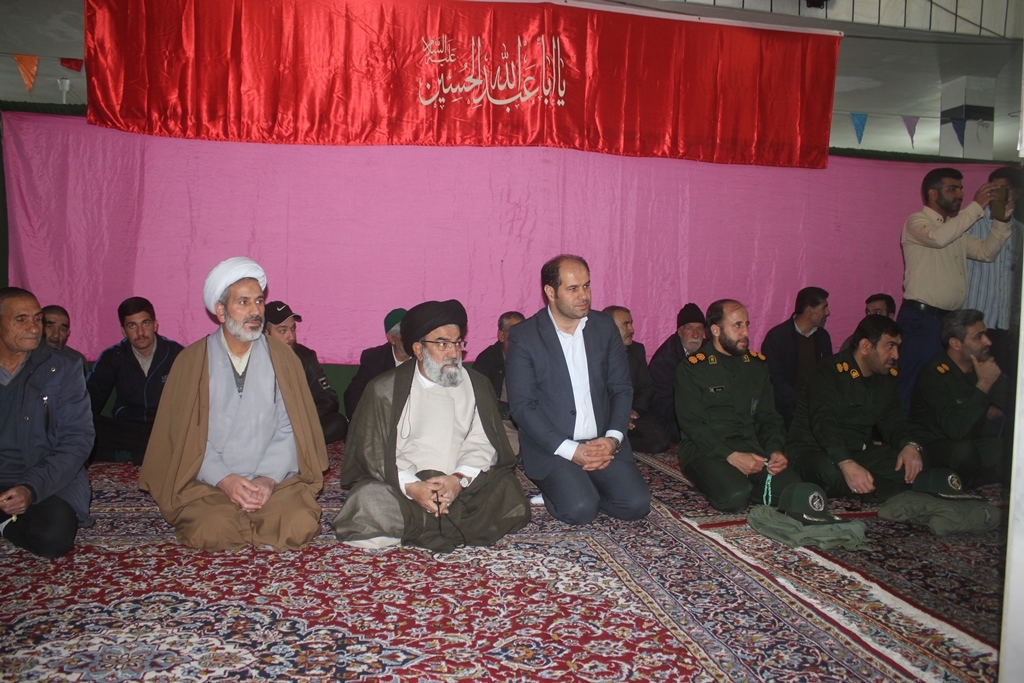 مراسم جشن انقلاب در مسجد امام حسن مجتبی (ع) محله احمد آباد خمین برگزار شد