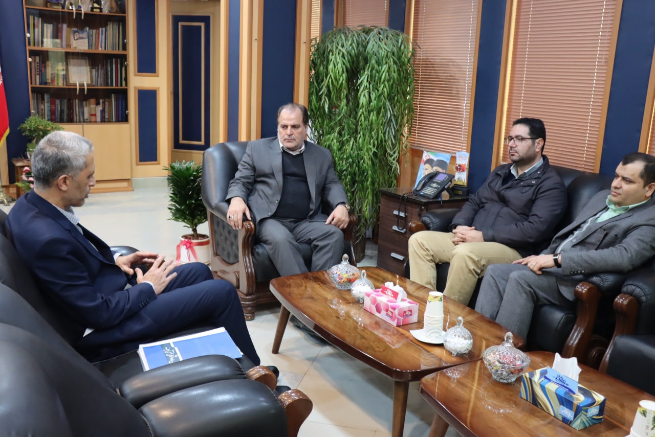 دیدار مدیر و کارکنان جهاد دانشگاهی ساوه با حسینی فرماندار ساوه