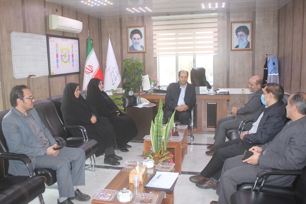 نشست مدیر کل دفتر مدیریت عملکرد بازرسی و امور حقوقی استانداری با سرپرست فرمانداری شهرستان خمین برگزار شد