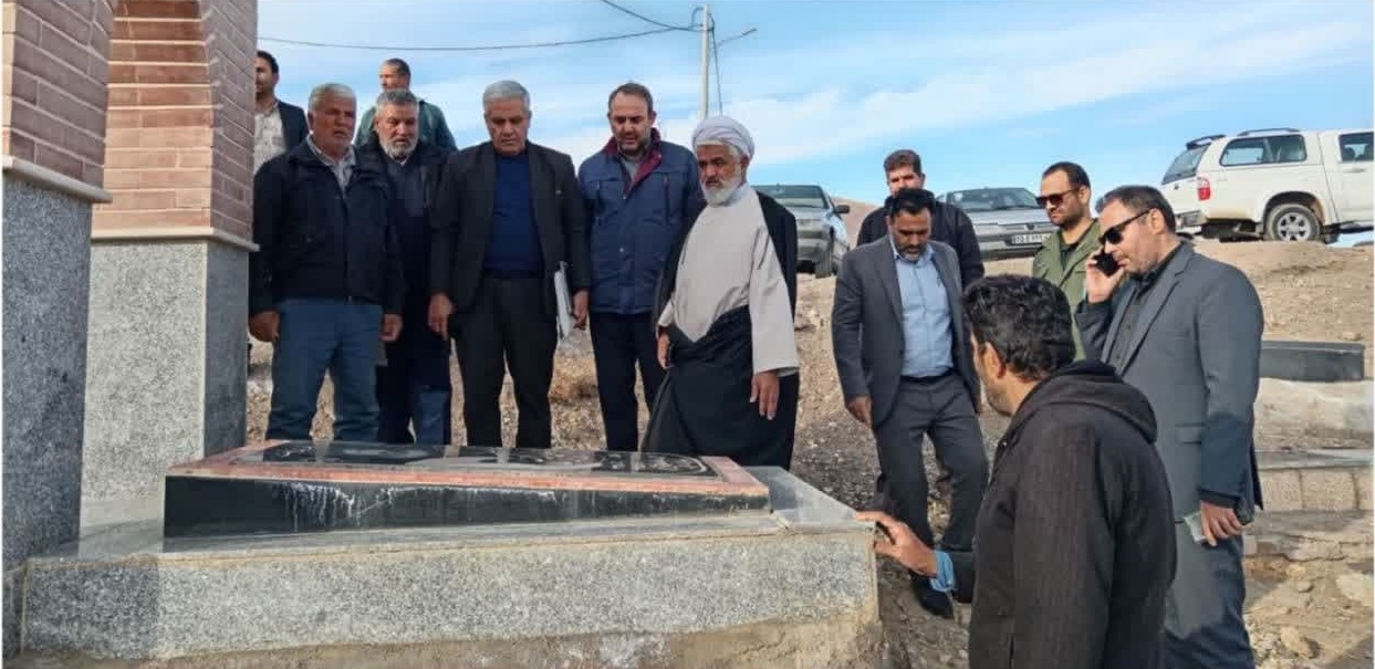 ادای احترام به مقام شامخ شهدای روستای کبودکمر