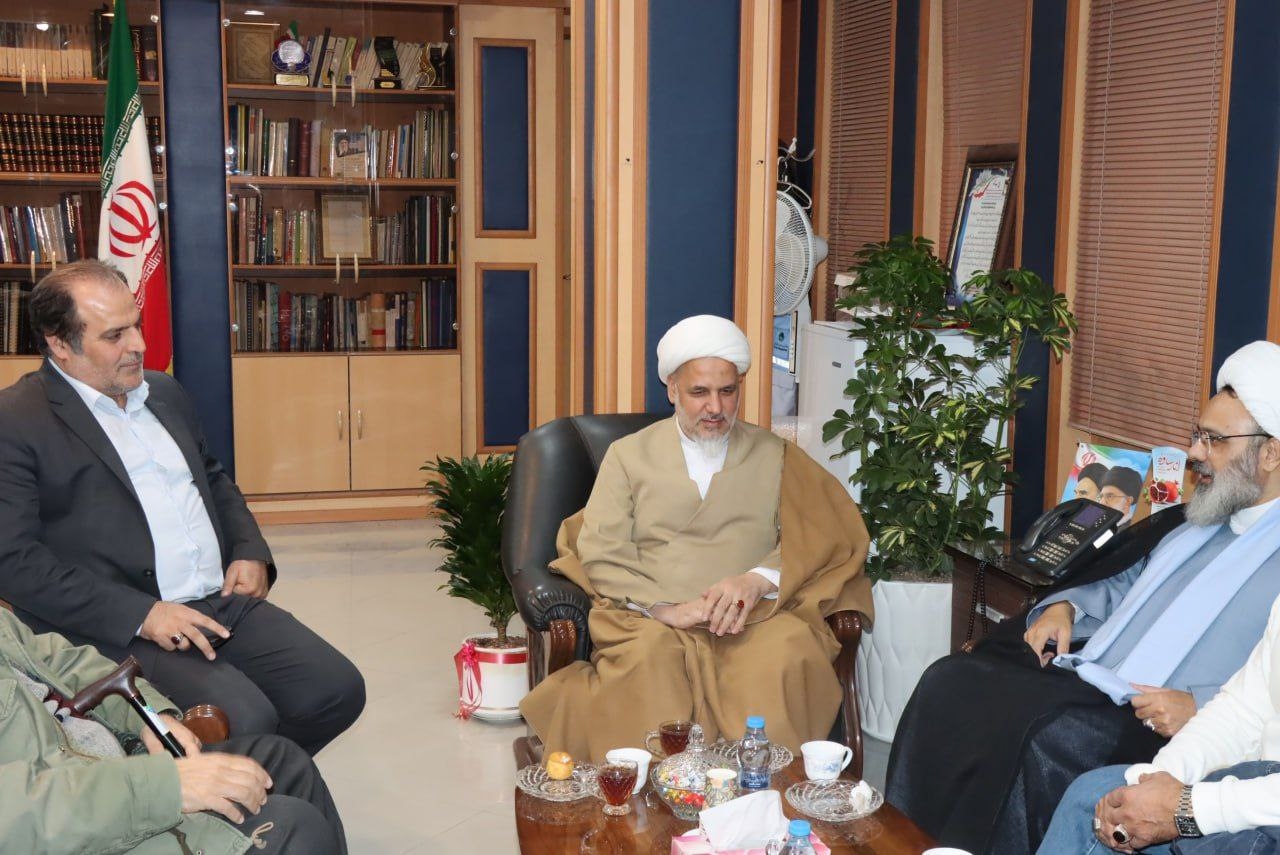 دیدار حجت‌الاسلام والمسلمین مهدی دانشمند و حجت‌الاسلام رحیمی امام جمعه ساوه، با معاون استاندار و فرماندار ویژه شهرستان ساوه