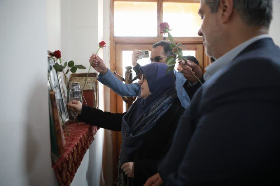 سخنگوی دولت از بیت تاریخی حضرت امام ( ره ) در خمین بازدید کرد