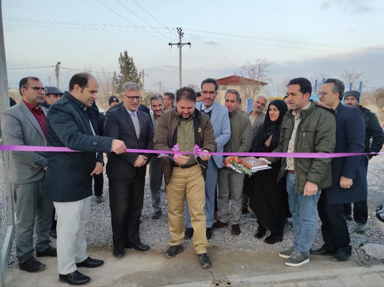 زمین چمن مصنوعی و والیبال ساحلی روستای شهابیه شهرستان خمین به بهره برداری رسید