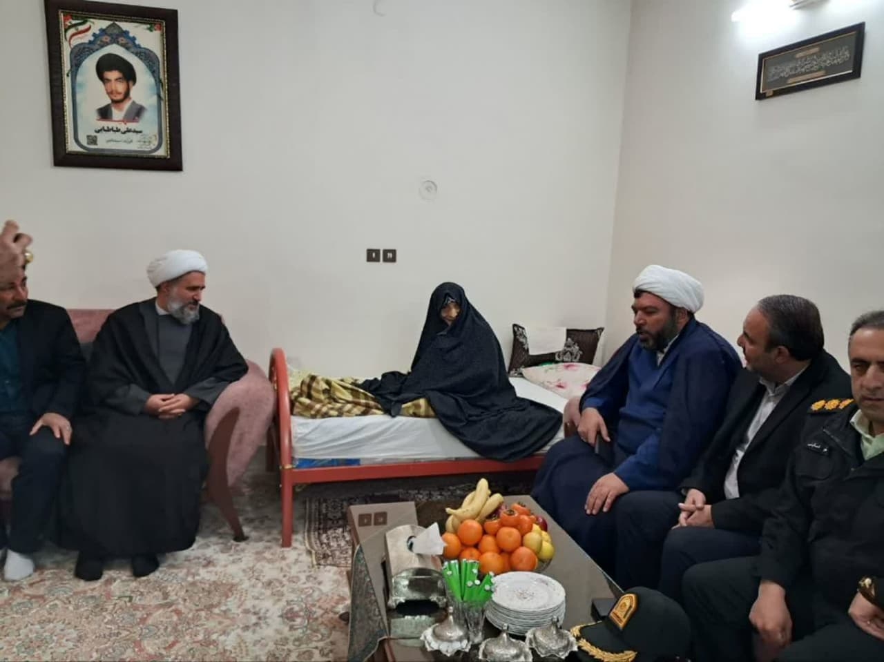 تجلیل جمعی از مسئولین شهرستان از مادر مکرم شهید "سید علی طباطبایی" در شهر زاویه