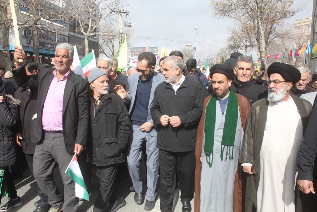 راهپيمايي يوم الله 22 بهمن 1403 در شهرستان خمين برگزار شد