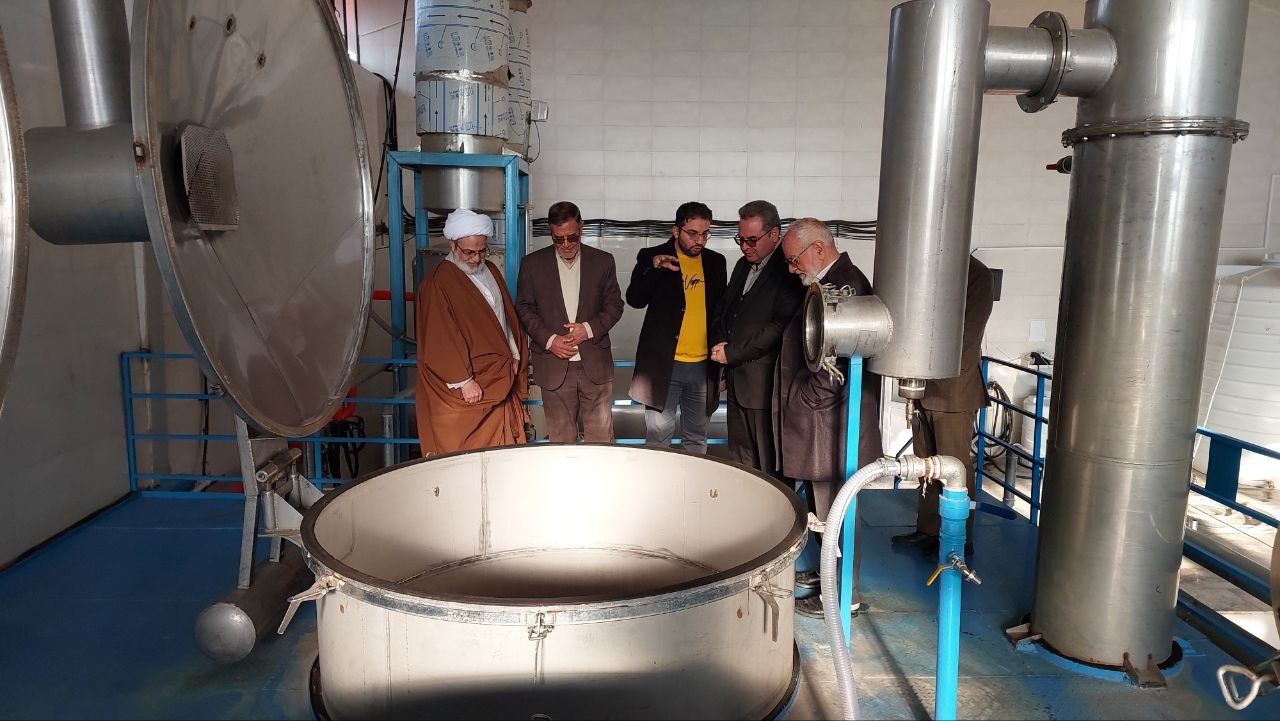 بازدید از کارخانه گلاب، عرقیجات و اسانس غدیر