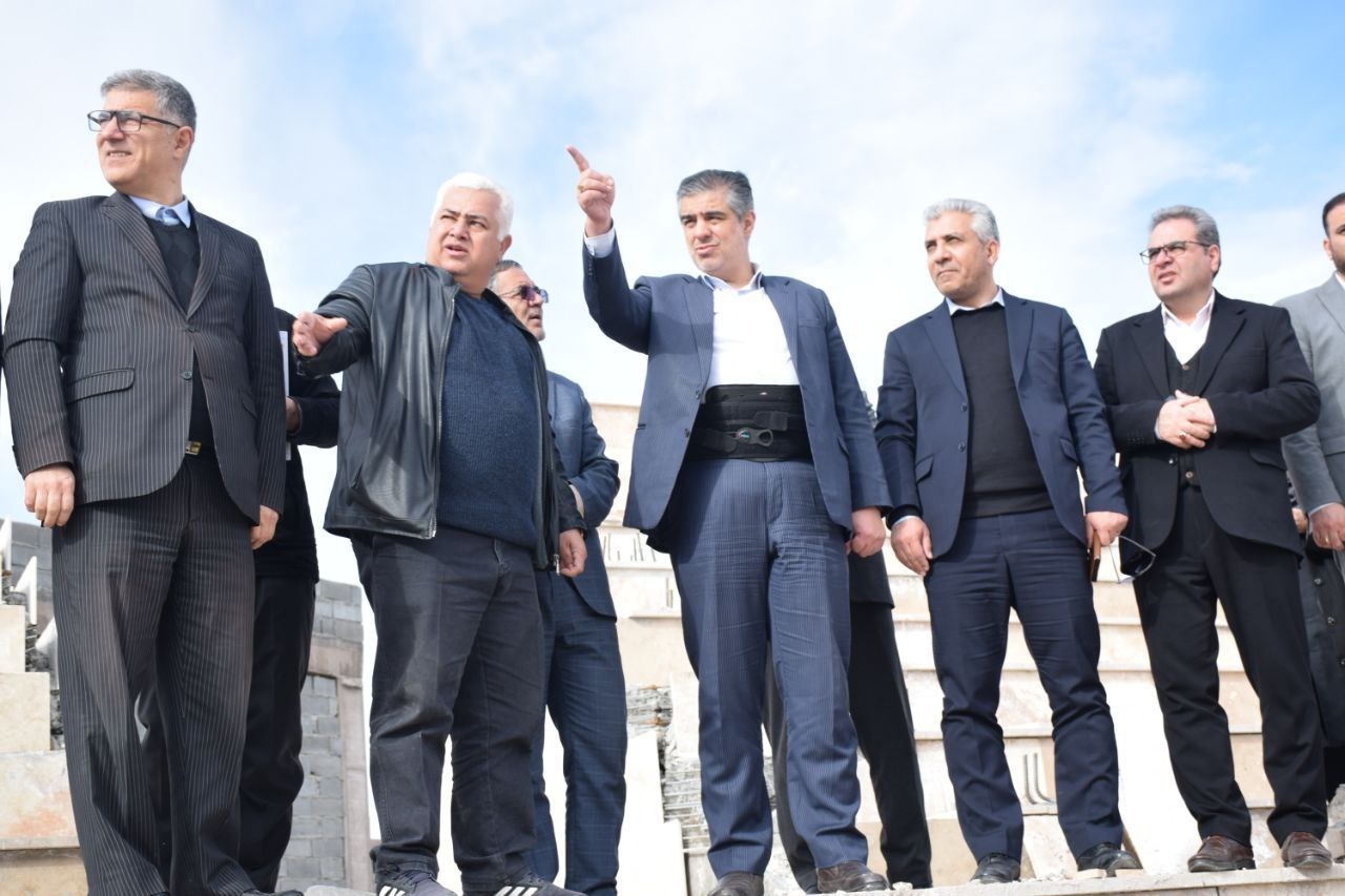 بازدید استاندار مرکزی از مجتمع ورزشی  شهدای باقرآبادِ نیم‌ور