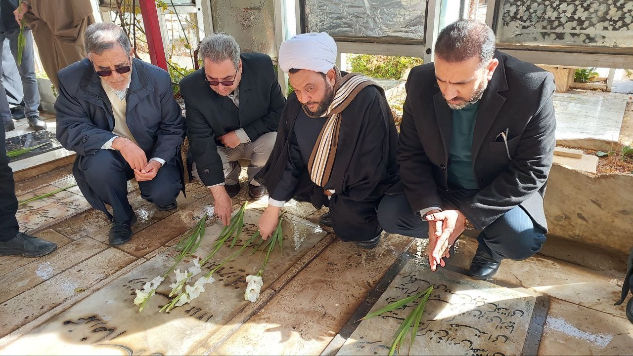 زیارت مرقد مطهر امامزاده صالح(ع) و گلباران مزار مطهر شهدای شهر نیم‌ور