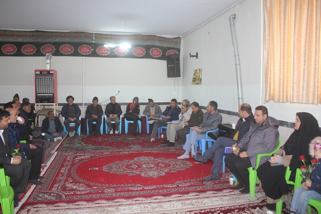 نشست بر رسی مسائل و مشکلات روستای سیان سفلی شهرستان خمین برگزار شد