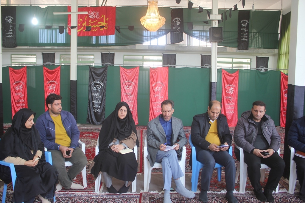 نشست بررسی مسائل و مشکلات روستای رباط آغاج شهرستان خمین برگزار شد