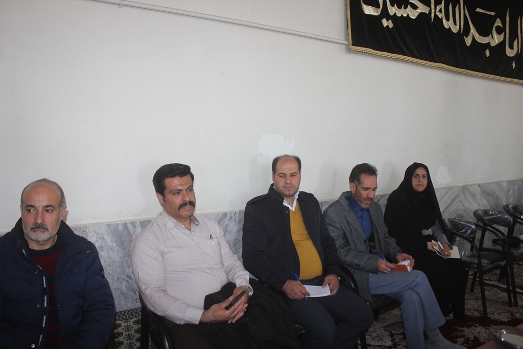 نشست بررسی مسائل و مشکلات روستای خیزاب شهرستان خمین برگزار شد