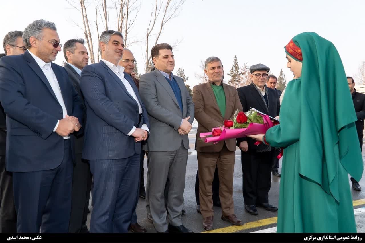 معاون سیاسی وزیر کشور با استقبال استاندار مرکزی وارد اراک شد