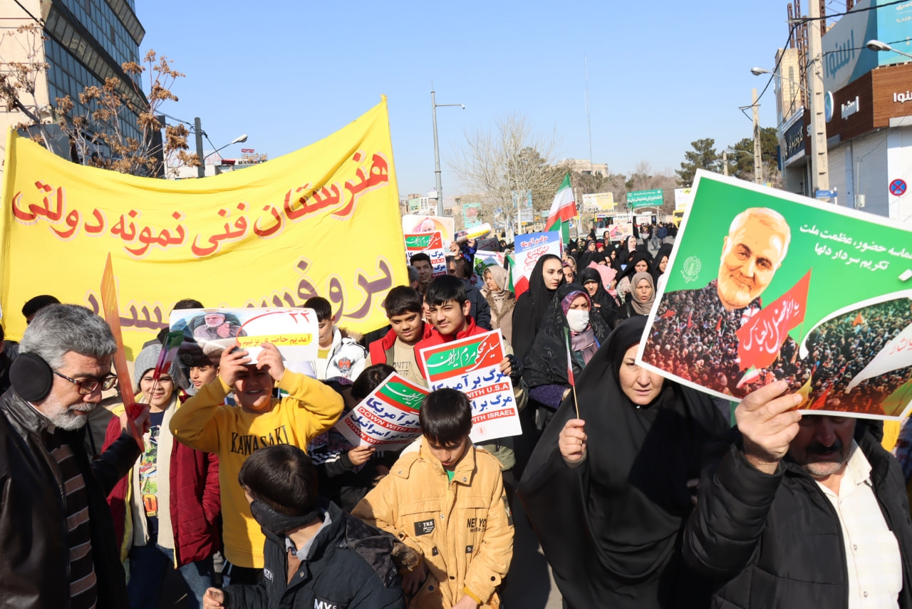 راهپیمایی باشکوه و حماسی یوم الله ۲۲ بهمن‌ماه - ساوه (گزارش تصویری پنجم)