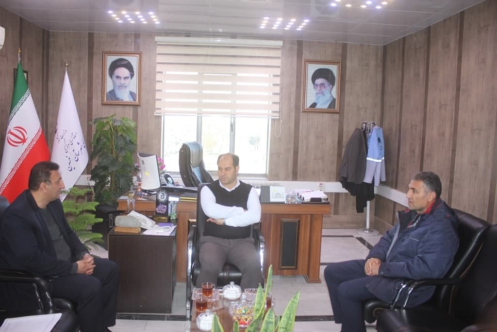 جلسه بررسی وضعیت قطع برق و خاموشی های شهرستان خمین برگزار شد