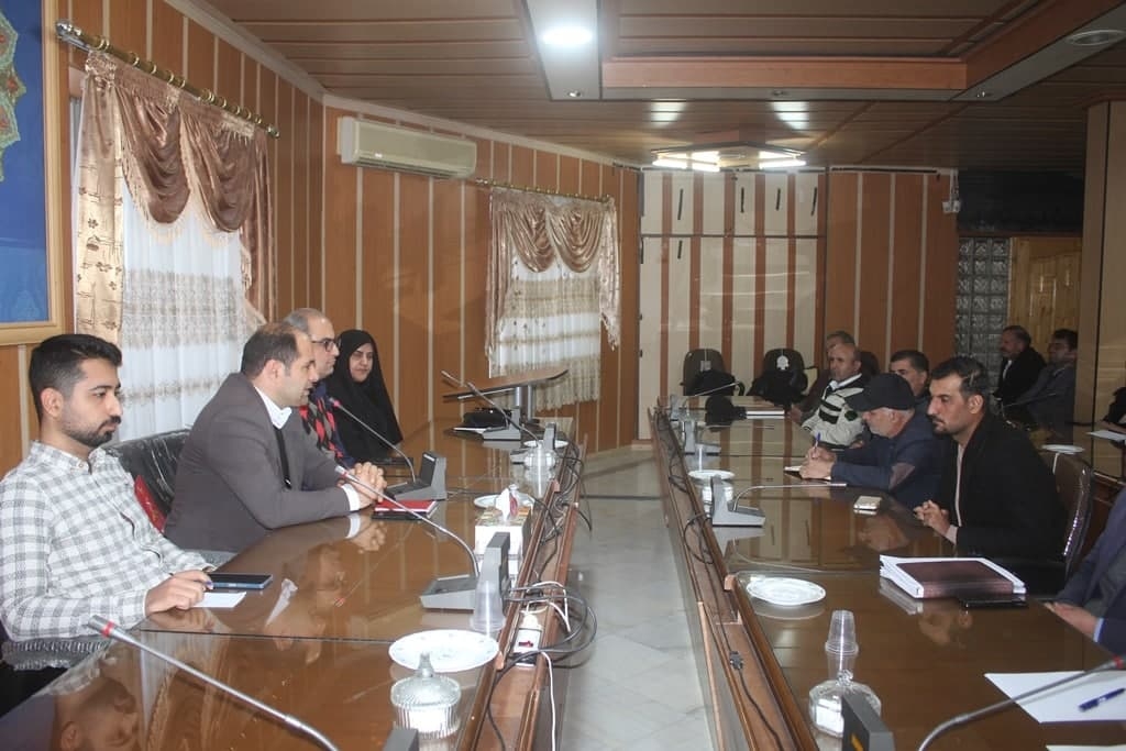 همایش دهیار ان بخش مر کزی شهرستان خمین برگزار شد