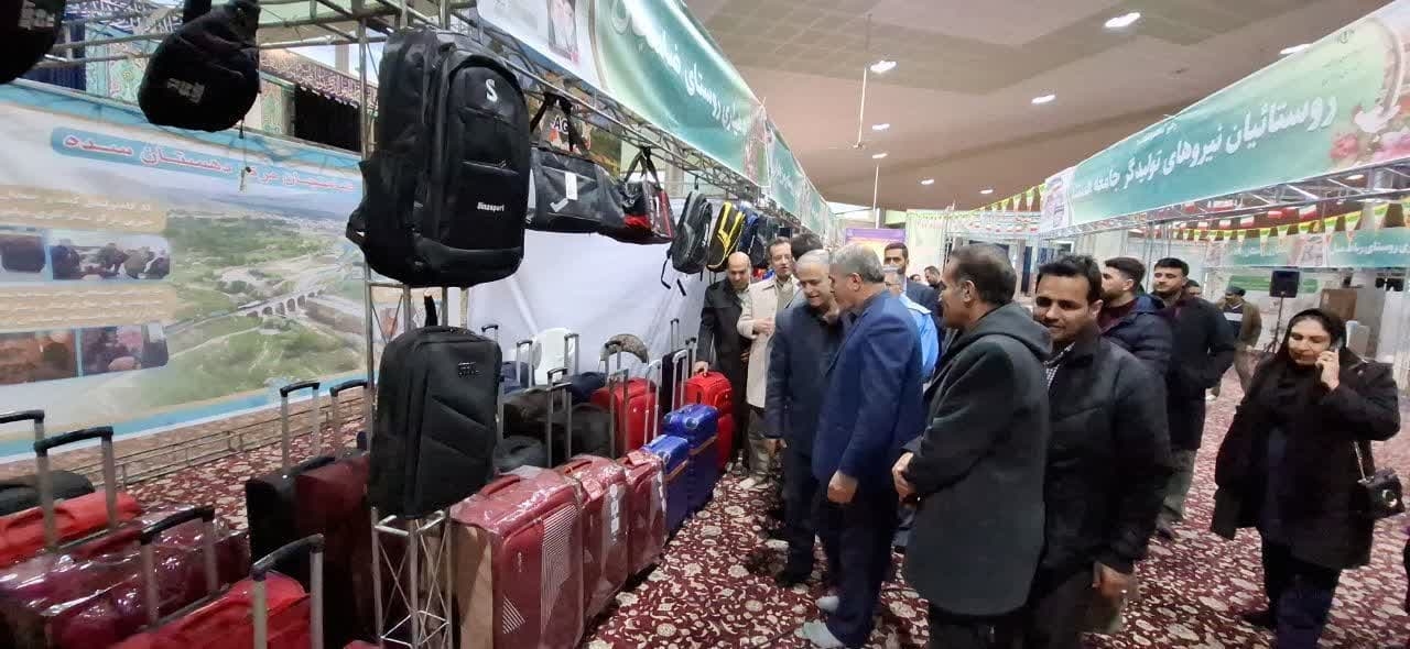 بازدید دکتر جمالیان نماینده مردم در مجلس شورای اسلامی ودکتر حمیدی سرپرست فرمانداری اراک از اولین نمایشگاه توانمدی روستایی شهرستان اراک