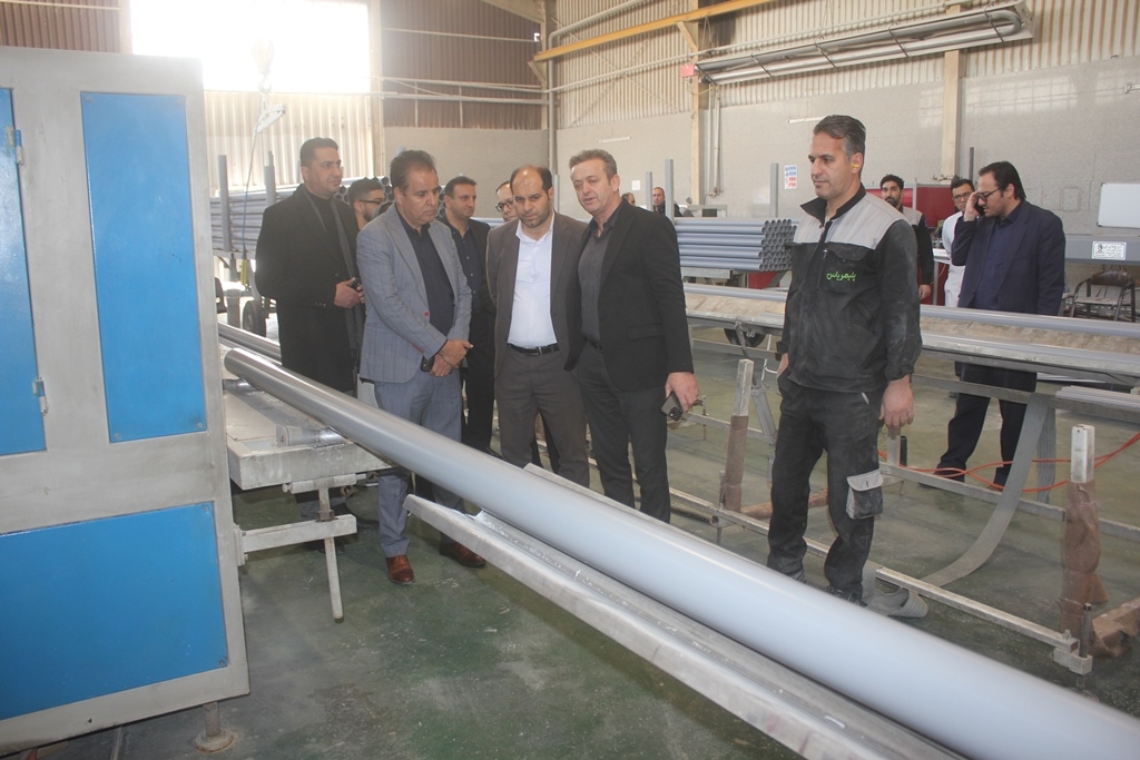 فرماندار از تعدا دی از واحدهای صنعتی شهرستان خمین بازدید کرد