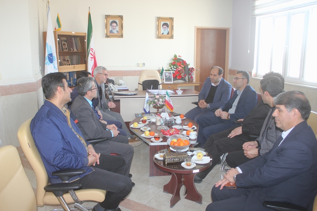 نشست هم اندیشی توسعه سرای نوآوری دانشگاه آزاد اسلامی خمین برگزار شد