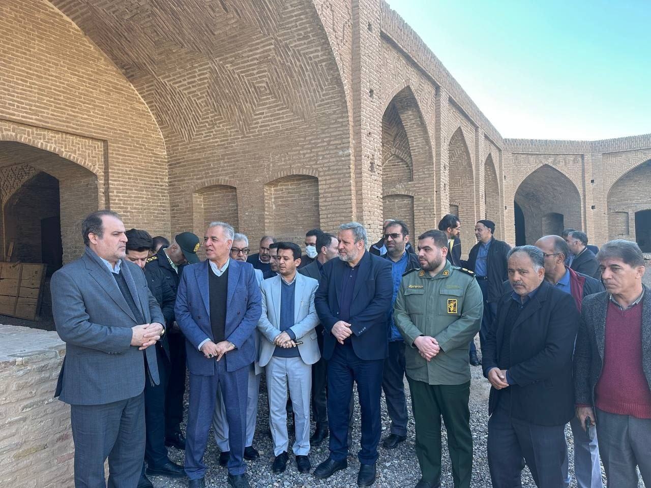 بازدید فرماندار از روستای باغ شیخ