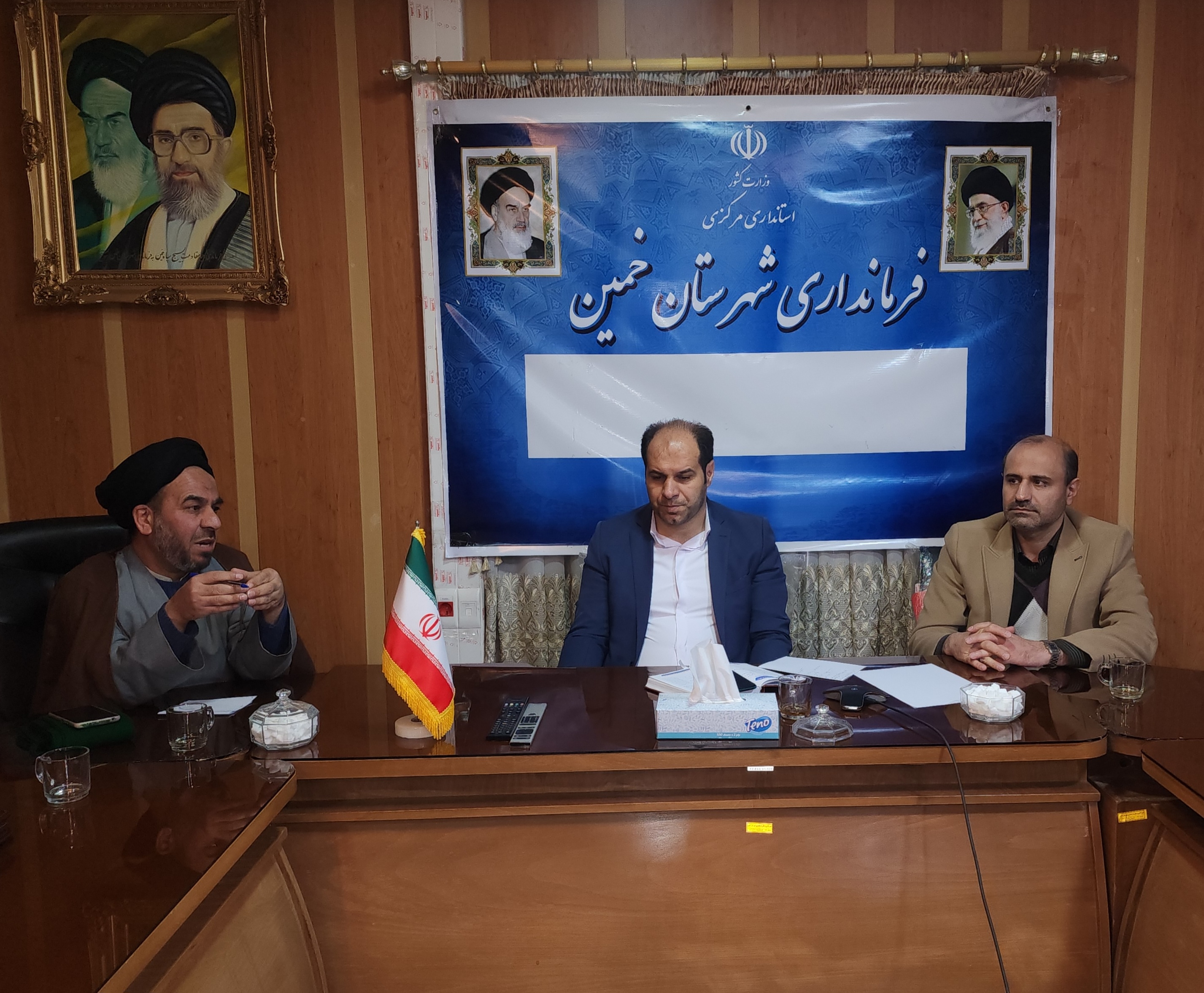 مدیر کل دفتر فنی استانداری مرکزی در جلسه رسیدگی به مسائل مصلای شهر خمین حاضر شد.