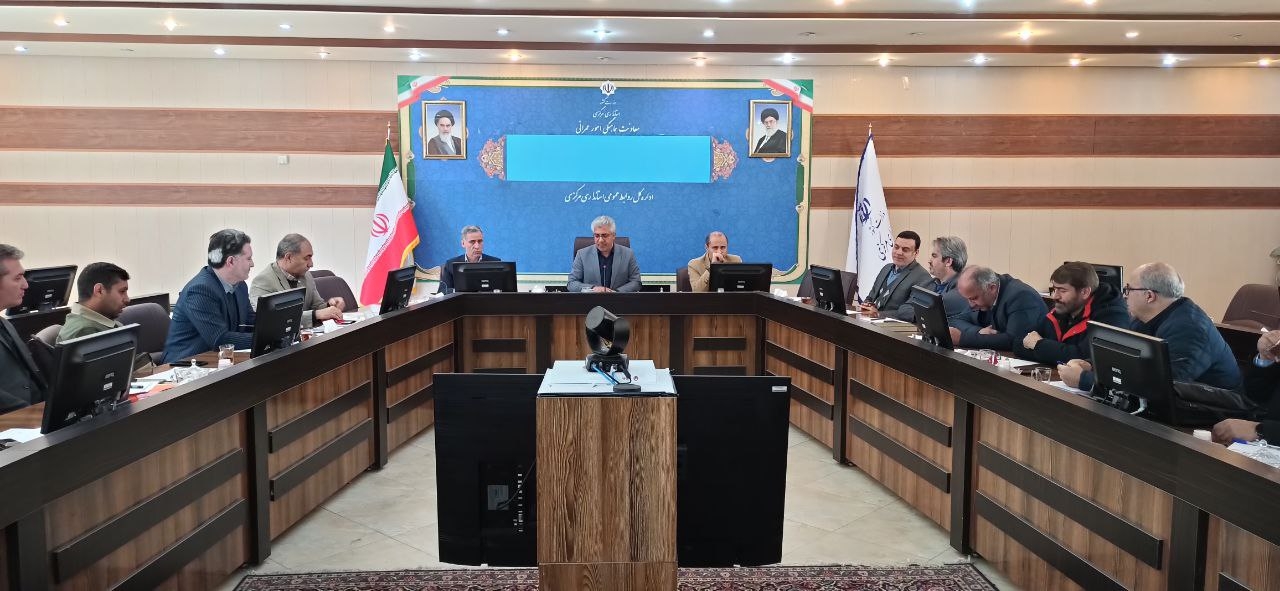 جلسه واگذاری ساختگاه های منتخب استان به سرمایه گذاران جهت احداث نیروگاه خورشیدی برگزار شد..