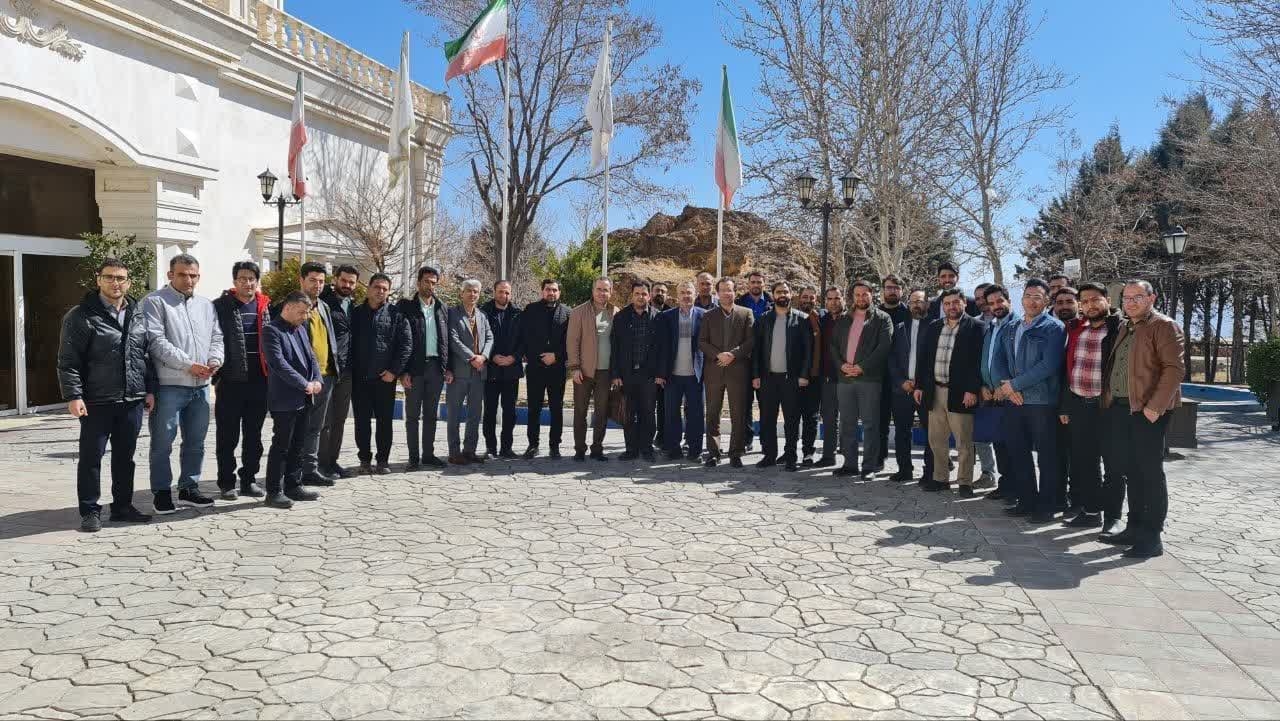 مراسم تقدیر از ناظرین فنی دهیاری ها به مناسبت پنجم اسفند، روز مهندس برگزار شد.